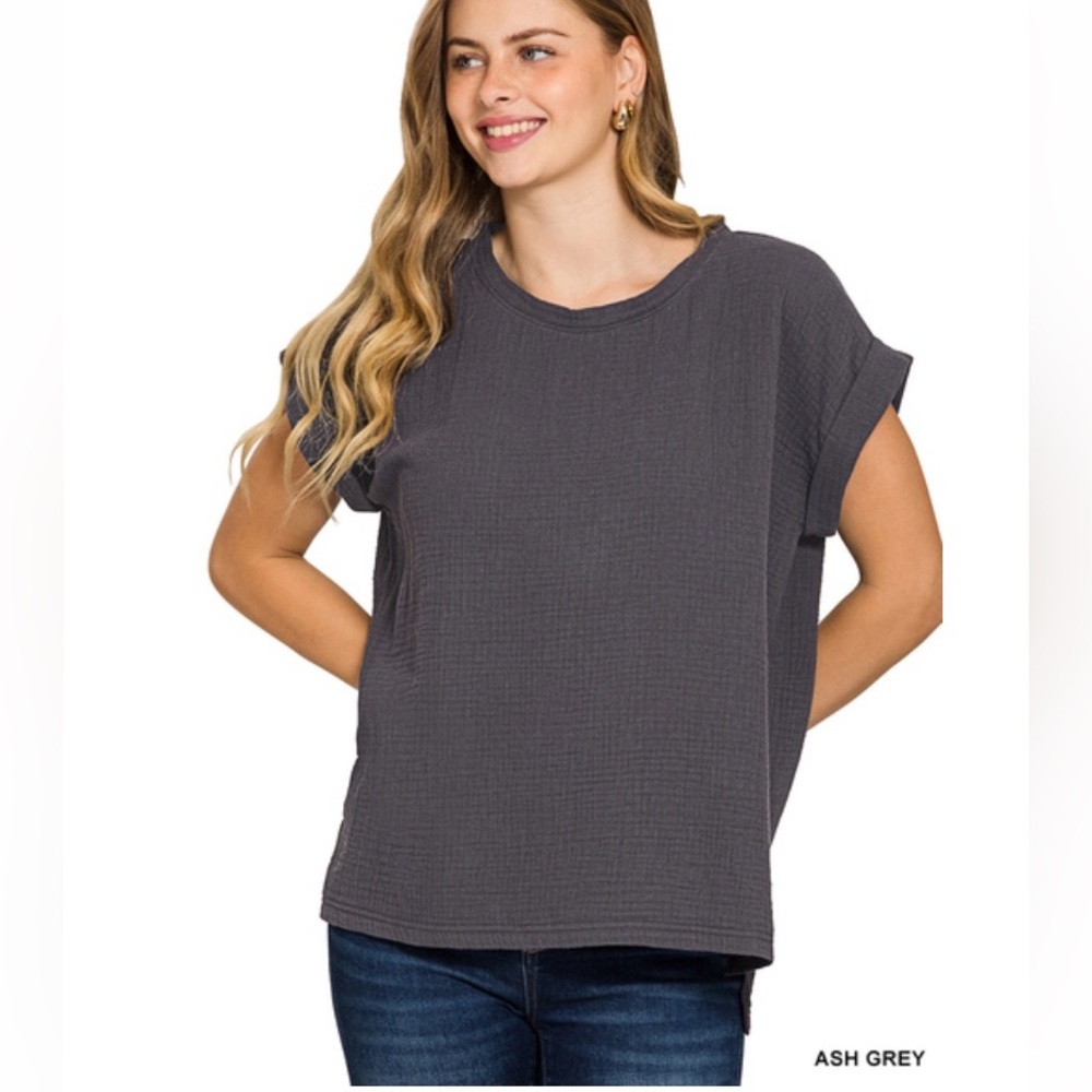 133 ❤️ ZENANA DOUBLE GAUZE ROUND
NECK FOLDED SHORT SLEEVE
TOP